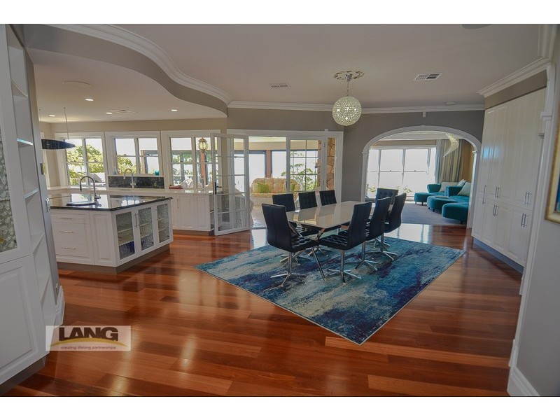 22 Paradise Drive, Tamborine Mountain QLD 4272