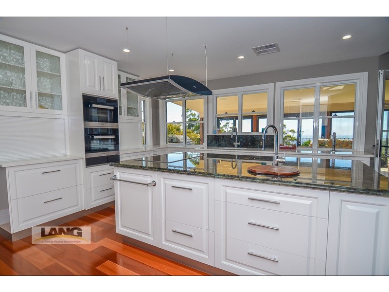 22 Paradise Drive, Tamborine Mountain QLD 4272