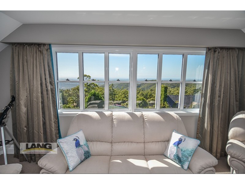 22 Paradise Drive, Tamborine Mountain QLD 4272