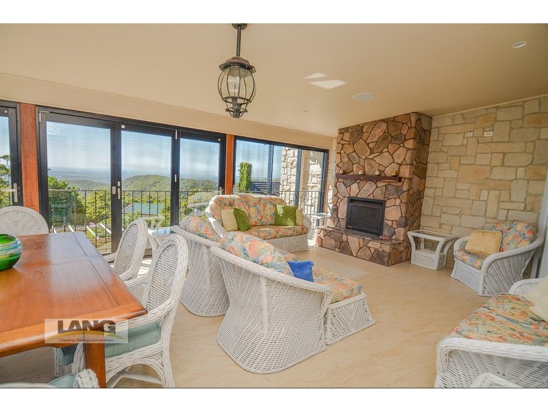 22 Paradise Drive, Tamborine Mountain QLD 4272