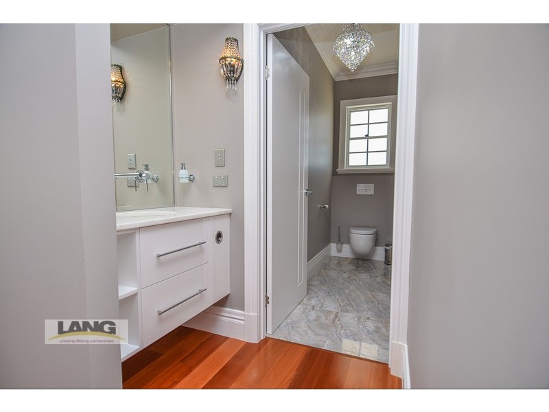 22 Paradise Drive, Tamborine Mountain QLD 4272