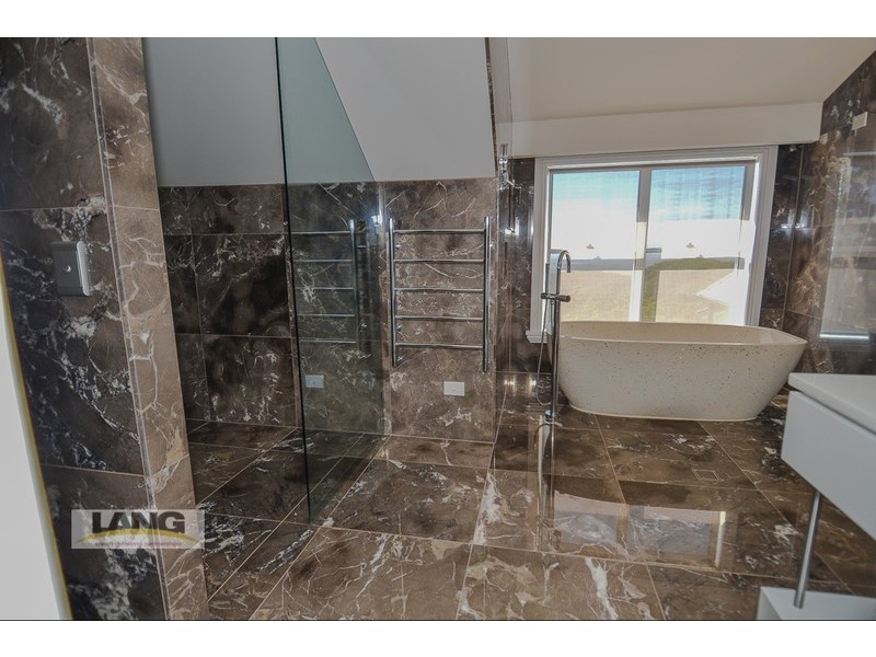 22 Paradise Drive, Tamborine Mountain QLD 4272