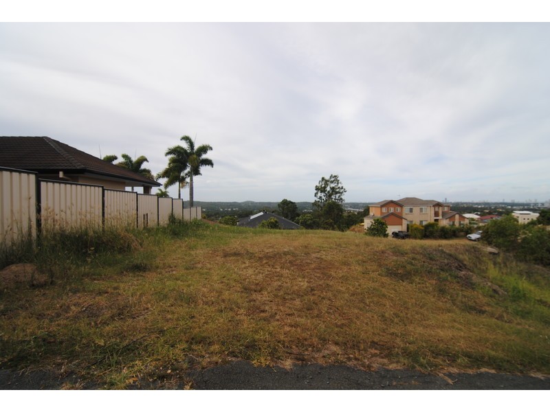 38 Tara Vista Boulevard, Highland Park QLD 4211