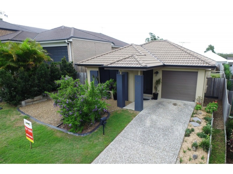 12 Outlook Drive, Waterford QLD 4133