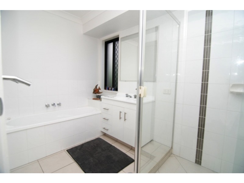 12 Outlook Drive, Waterford QLD 4133