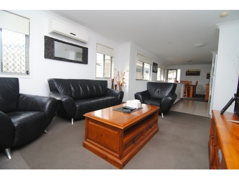 4/111 McAuley Parade, Pacific Pines QLD 4211