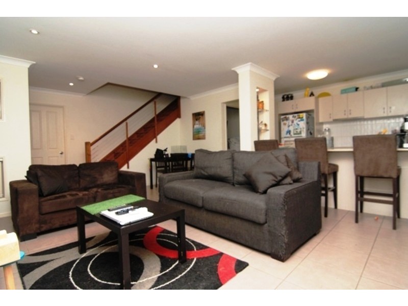 2/32-34 Margaret Street, Southport QLD 4215