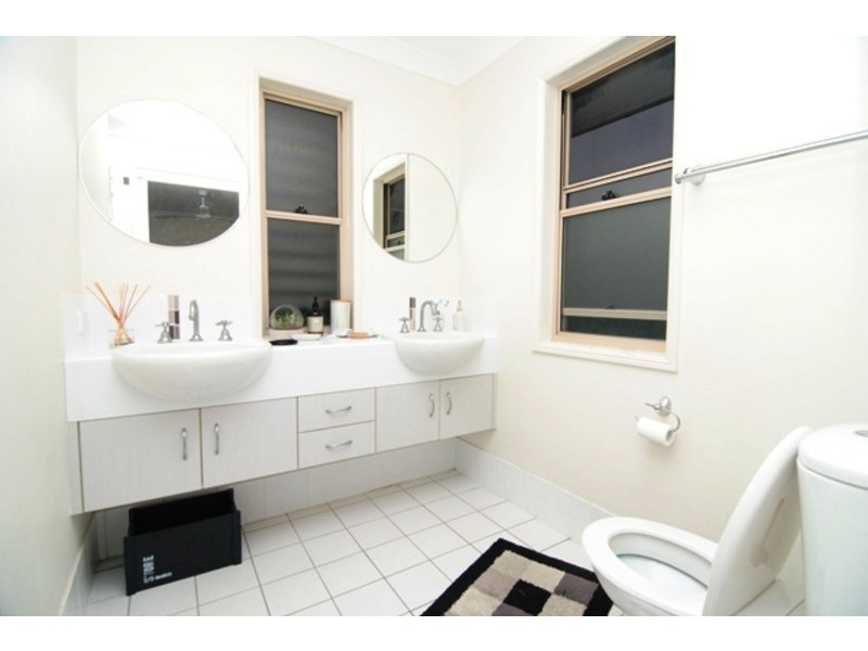 2/32-34 Margaret Street, Southport QLD 4215