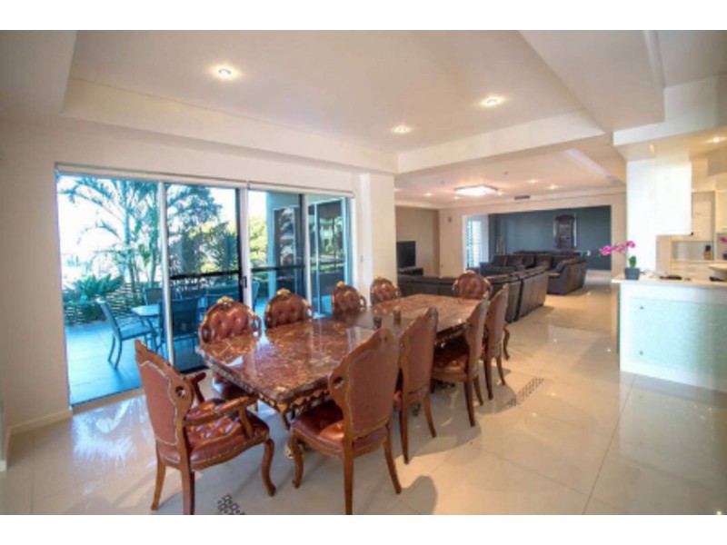9 Zenith Crescent, Pacific Pines QLD 4211