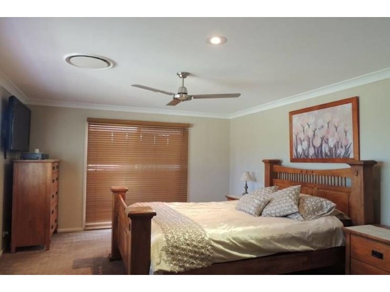 4 Arthur Way, Ormeau QLD 4208