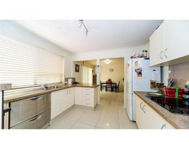 16 Atkins Place, Helensvale QLD 4212