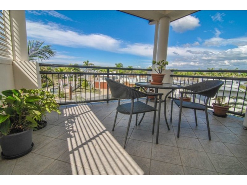 24 Phoenix Palms Drive, Hope Island QLD 4212