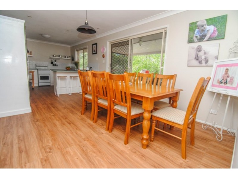 42 Flametree Court, Cedar Grove QLD 4285