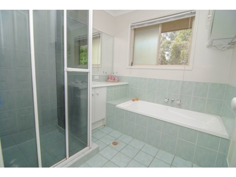 42 Flametree Court, Cedar Grove QLD 4285