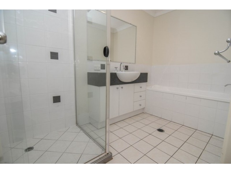 1 & 2/3 Freestone Drive, Upper Coomera QLD 4209