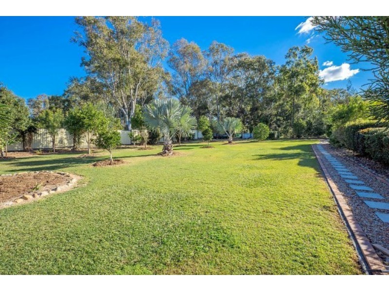 18-22 Racecourse Place, Tamborine QLD 4270