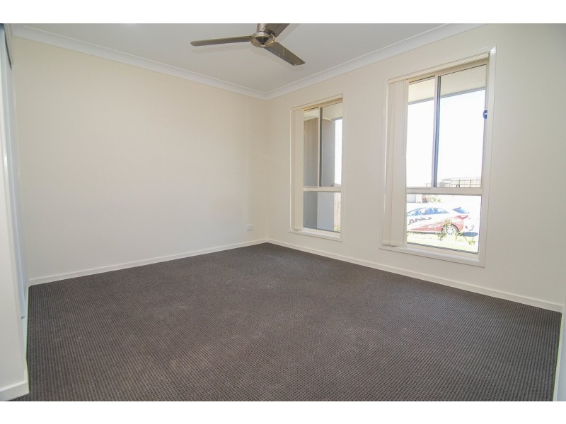 24 Hazel Street, Pimpama QLD 4209