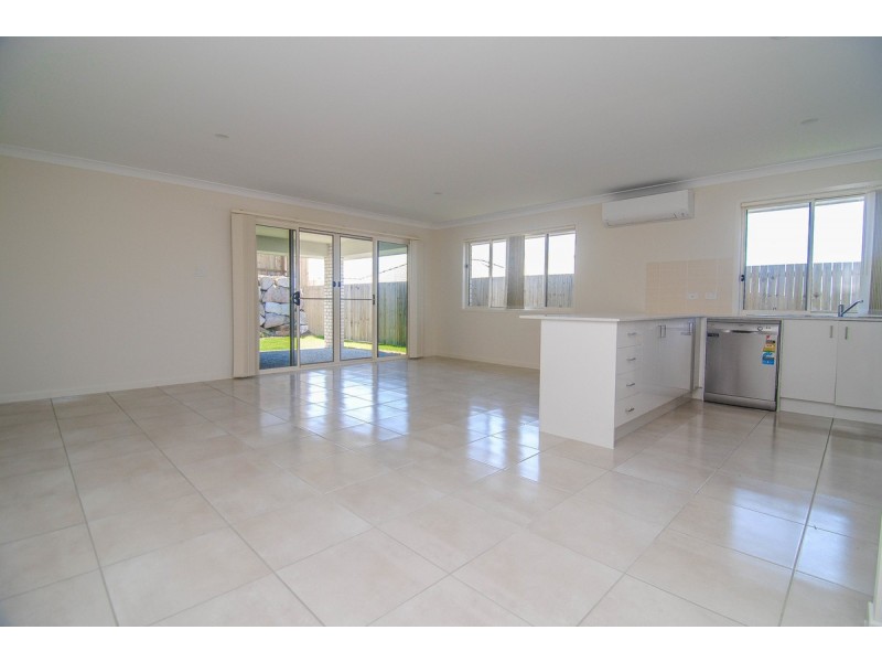 24 Hazel Street, Pimpama QLD 4209