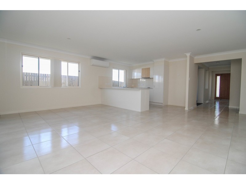 24 Hazel Street, Pimpama QLD 4209