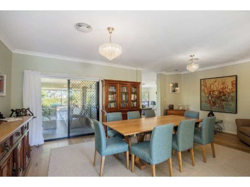 18 Racecourse Place, Tamborine QLD 4270