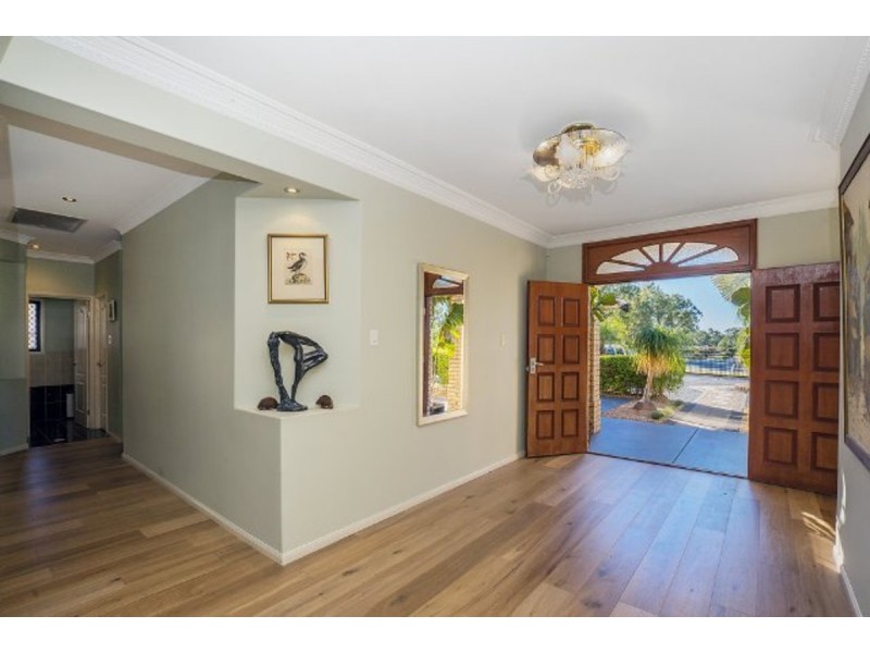 18 Racecourse Place, Tamborine QLD 4270