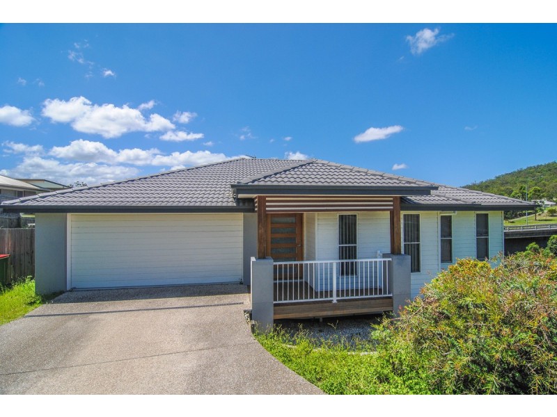 5 Carisbrooke Cove, Maudsland QLD 4210