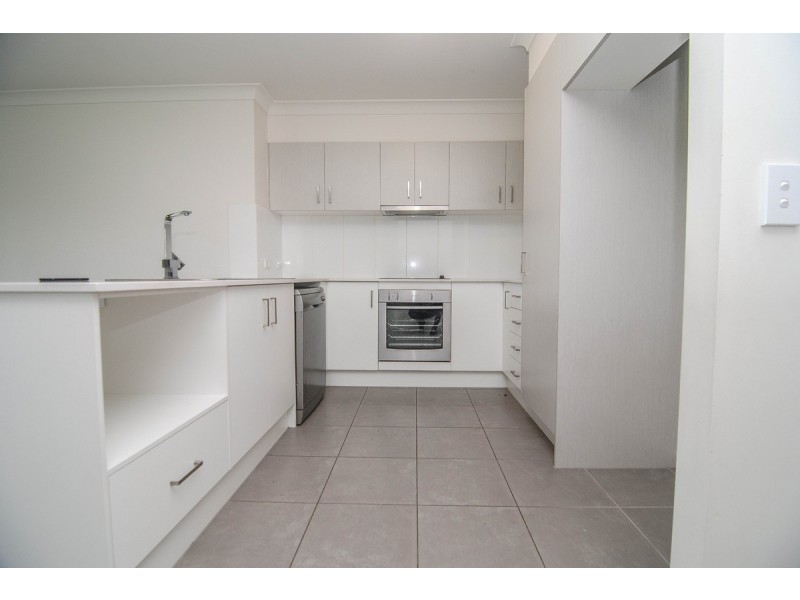 5 Carisbrooke Cove, Maudsland QLD 4210