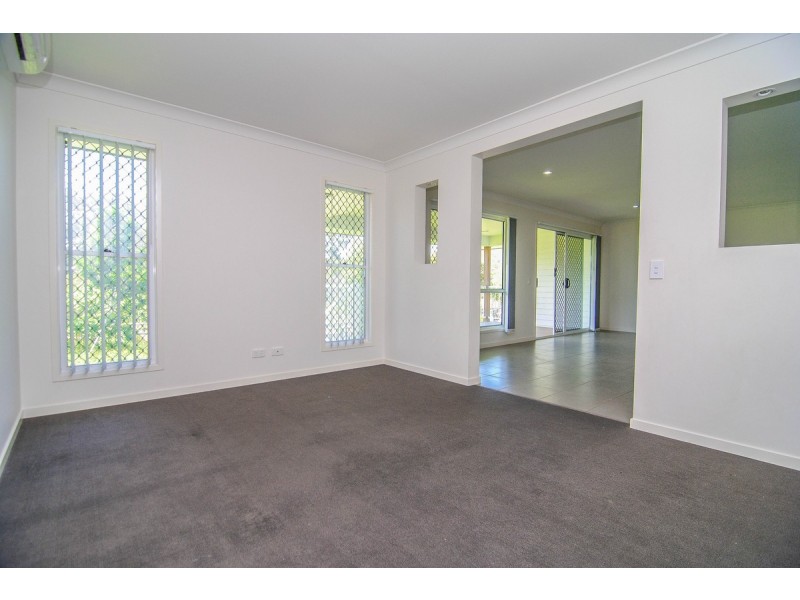 5 Carisbrooke Cove, Maudsland QLD 4210