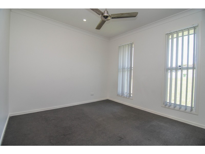 5 Carisbrooke Cove, Maudsland QLD 4210