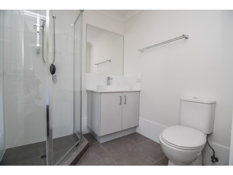 5 Carisbrooke Cove, Maudsland QLD 4210