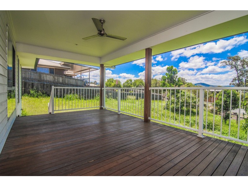 5 Carisbrooke Cove, Maudsland QLD 4210