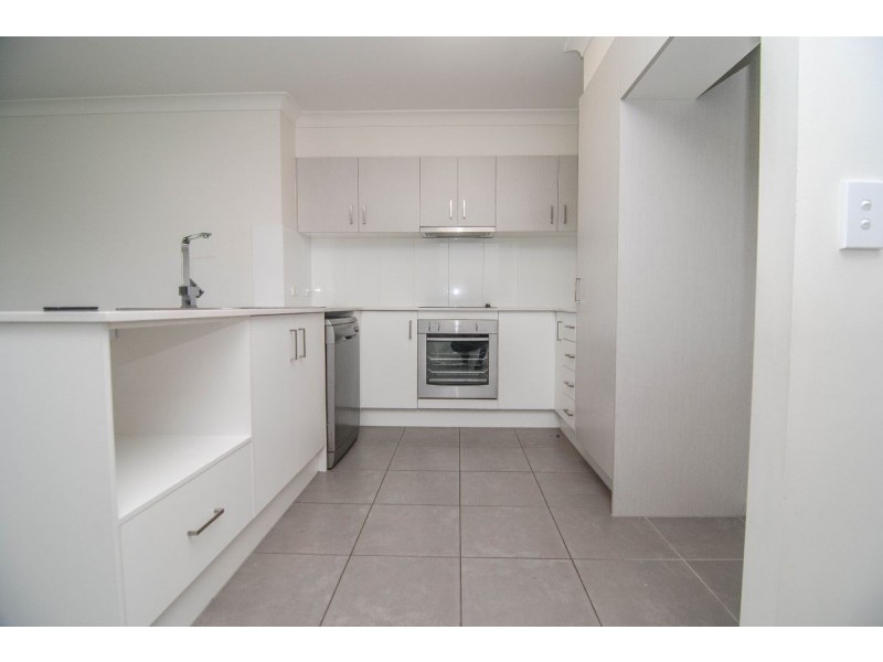 5 Carisbrooke Cove, Maudsland QLD 4210