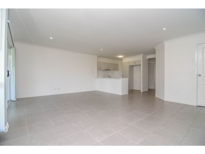 5 Carisbrooke Cove, Maudsland QLD 4210