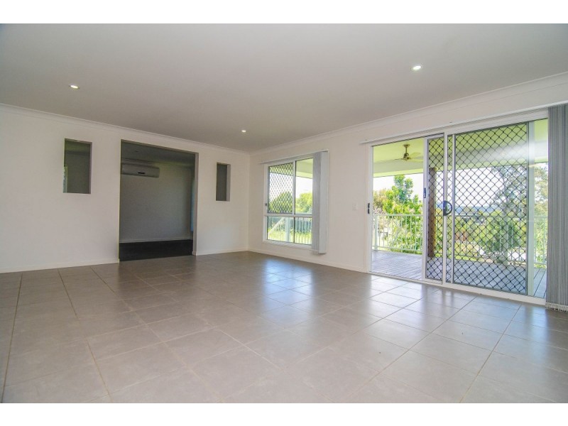 5 Carisbrooke Cove, Maudsland QLD 4210