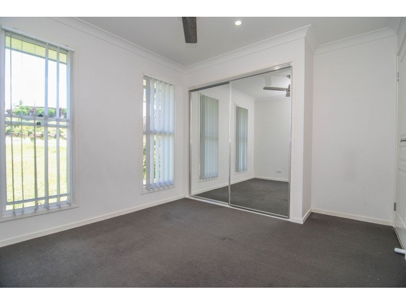 5 Carisbrooke Cove, Maudsland QLD 4210