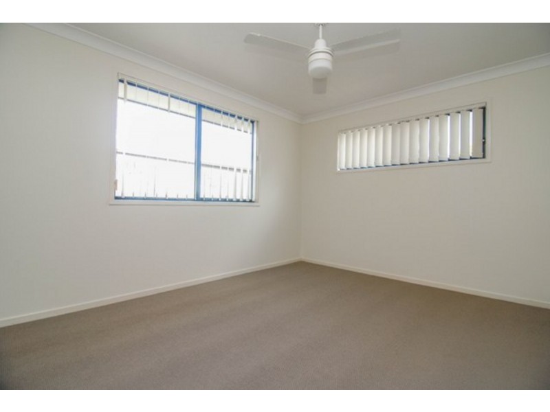 2/3 Freestone Drive, Upper Coomera QLD 4209