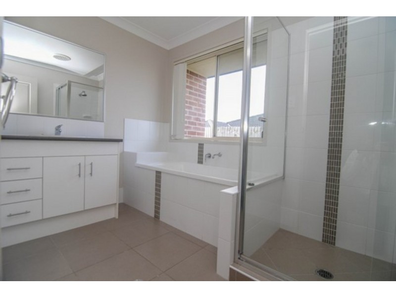 3 Nina Court, Ormeau QLD 4208