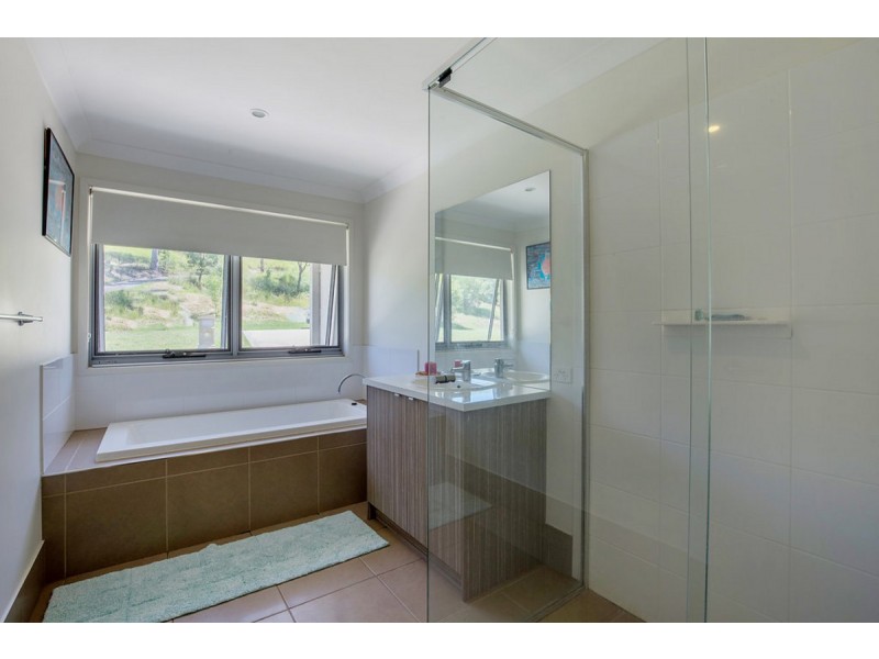 1 Queens Ridge Place, Nerang QLD 4211