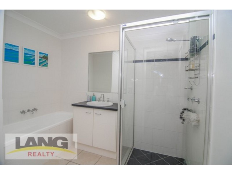 2/7 Freestone Drive, Upper Coomera QLD 4209