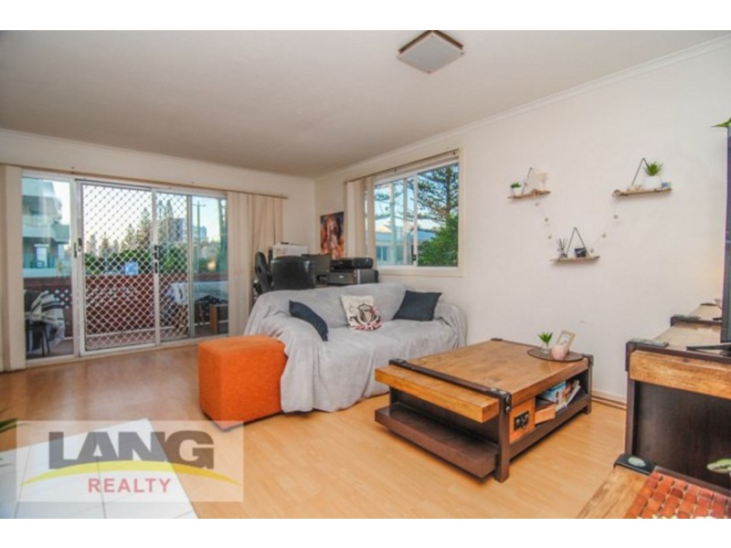 2/4 Sunbrite Avenue, Mermaid Beach QLD 4218