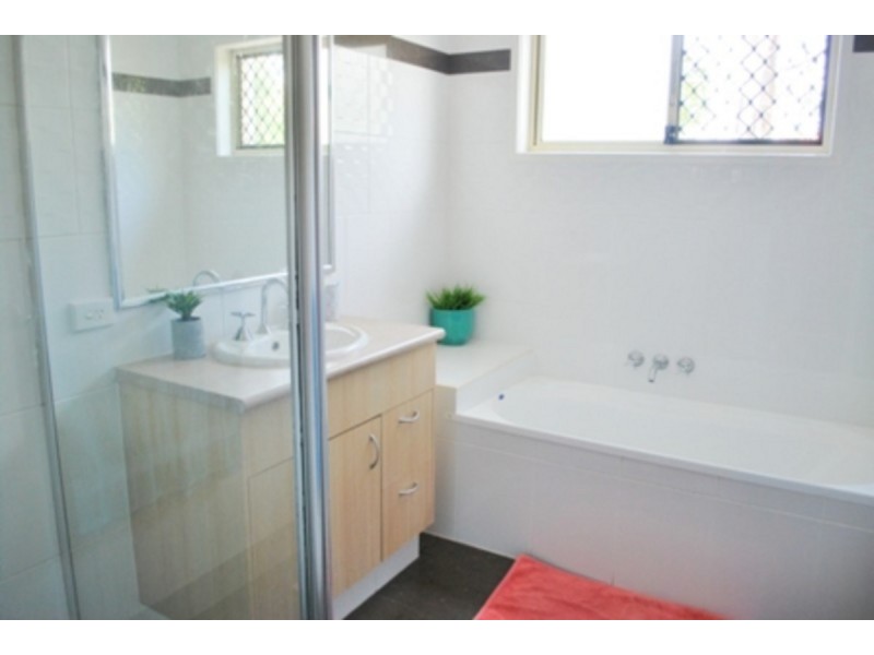 2/16 Redstart Street, Upper Coomera QLD 4209