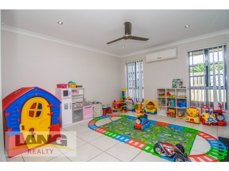 42 Richardson Crescent, Upper Coomera QLD 4209