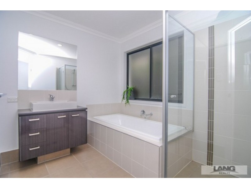 36 Ellenborough Avenue, Ormeau Hills QLD 4208