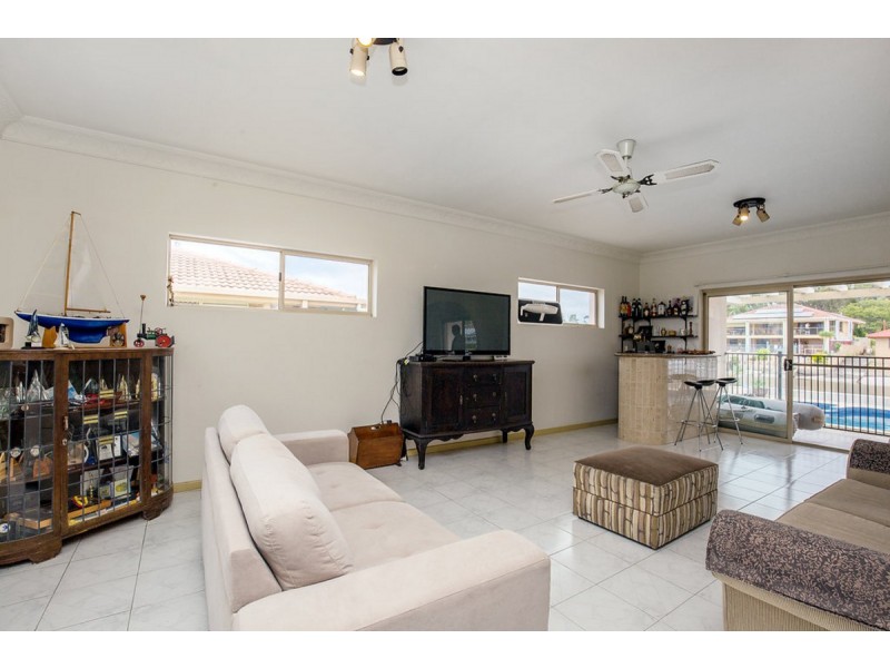 340 Bayview Street, Hollywell QLD 4216