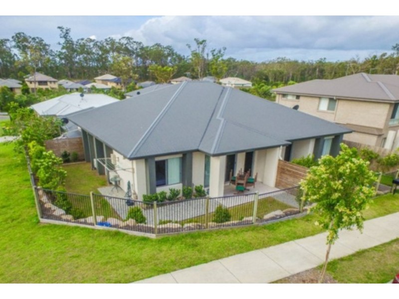 2/2 Banksia Road, Coomera QLD 4209