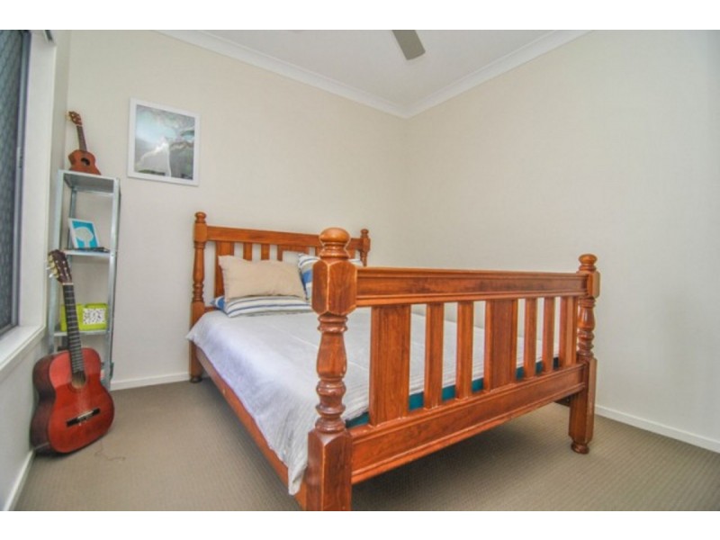 2/2 Banksia Road, Coomera QLD 4209