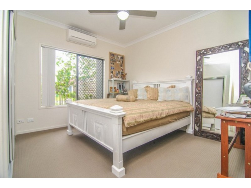 2/2 Banksia Road, Coomera QLD 4209