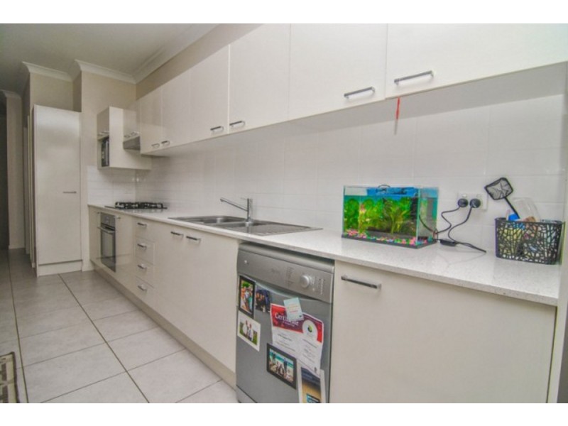 2/2 Banksia Road, Coomera QLD 4209