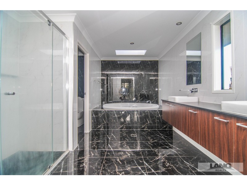 11 Fullbrook Street, Pimpama QLD 4209