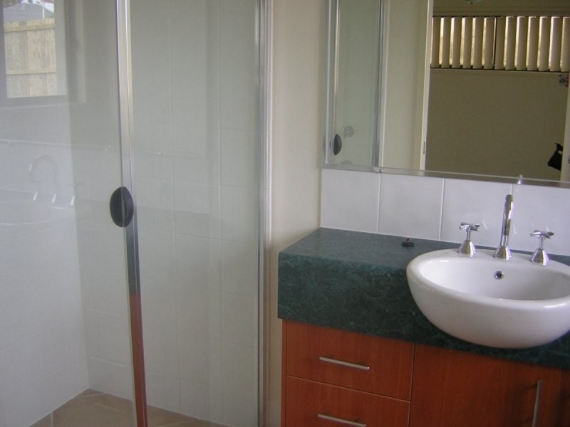 1/14 Freestone Drive, Upper Coomera QLD 4209